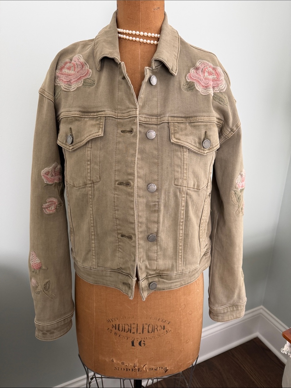 Women's Embroidered Rose Denim Jacket